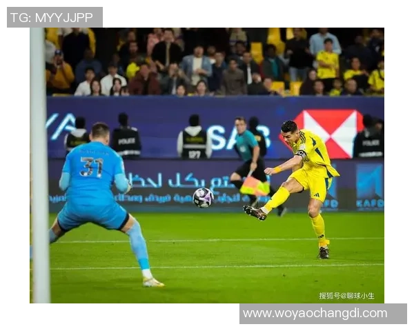 从球场到教练席 足球巨星转型背后的故事与挑战